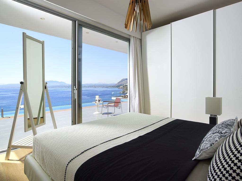 Beachfront Villa In Crete - Epavli Luxury Villa Agia Pelagia  Buitenkant foto